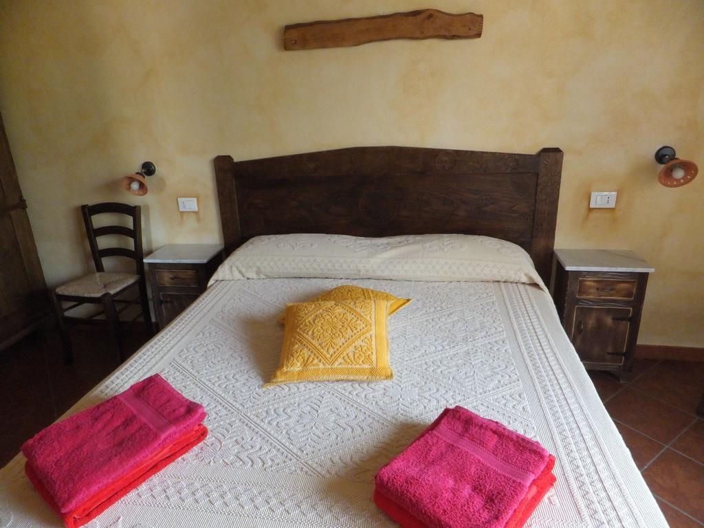 Grazia Deledda Bed & Breakfast Galtelli Ngoại thất bức ảnh